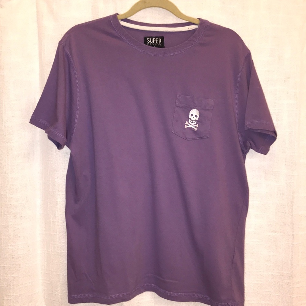 SUPER MASSIVE MENS SHORT SLEEVE TOP SIZE L